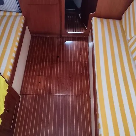 Enjoy Our Sailboat In Barcelona *